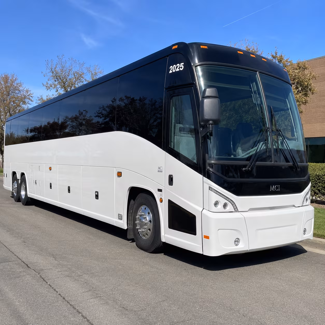 milpitascharterbuscompany com is the easy way to book corporate and conference shuttles across silicon valley